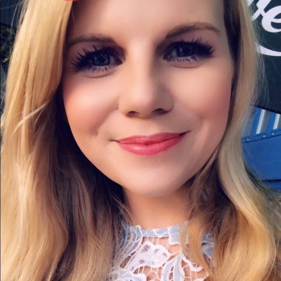 Meet your Posher, Cori - Picture 1 of 1